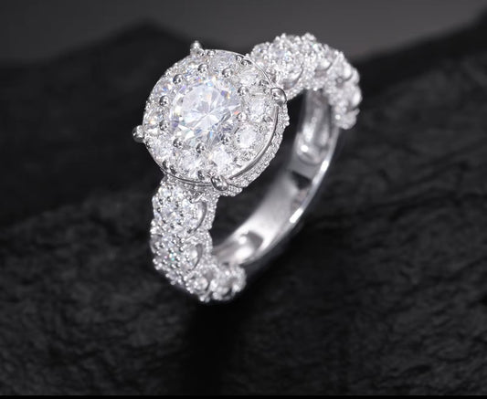 Sparkling White Gold VVS1 Moissanite Ring