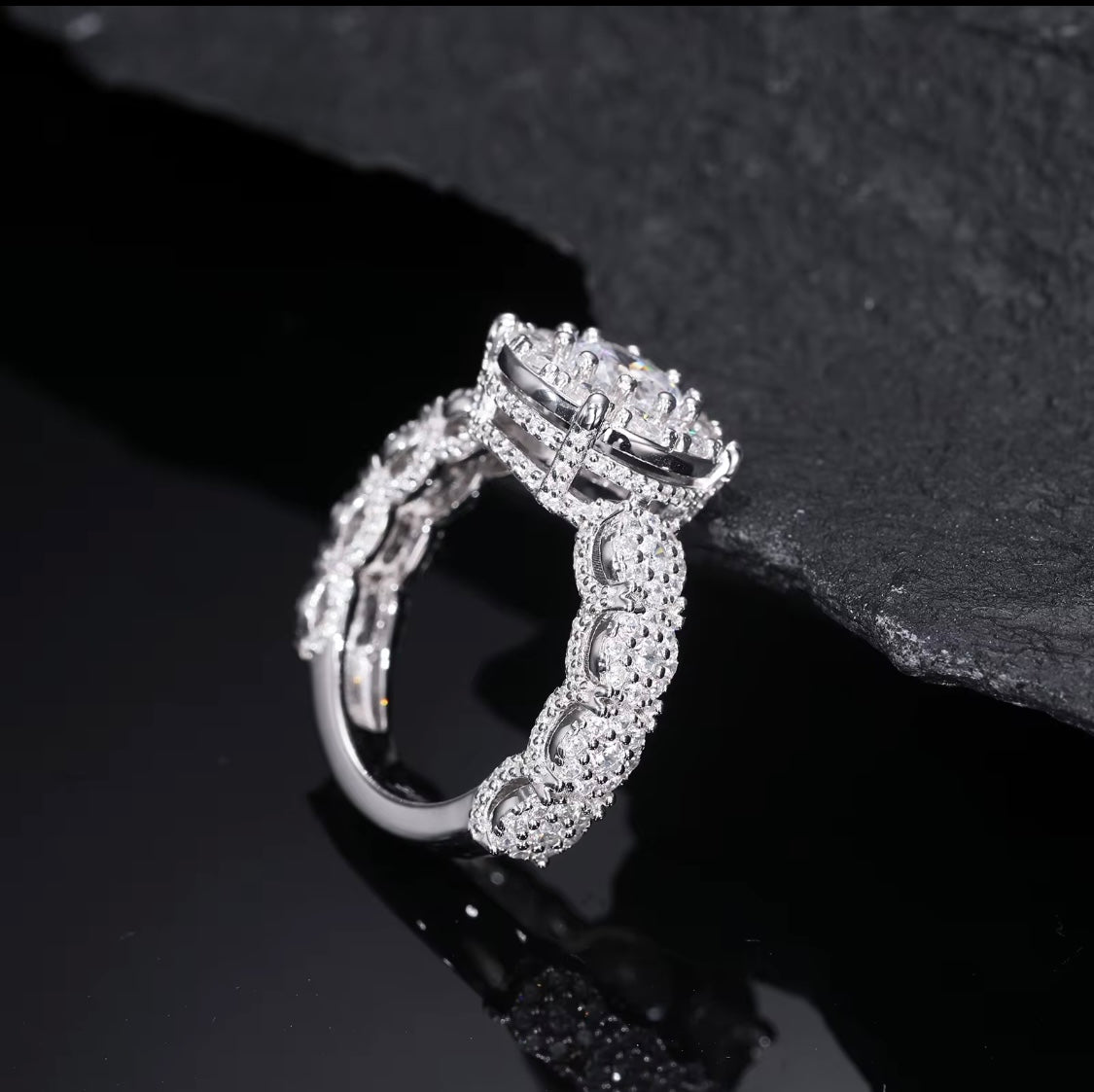 Sparkling White Gold VVS1 Moissanite Ring