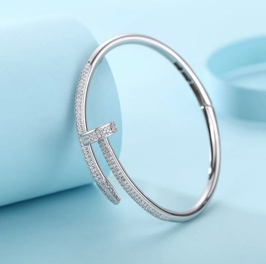 VVS1 Moissanite S925 Spike Glam Cuff
